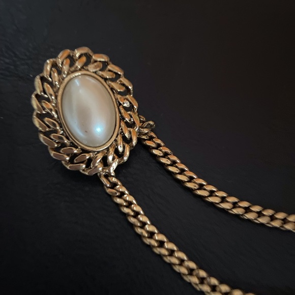 CHCHAREL Vintage Double Pins Oval Pearls And Gold Tone coat Sweater pin. HTF - Picture 5 of 6